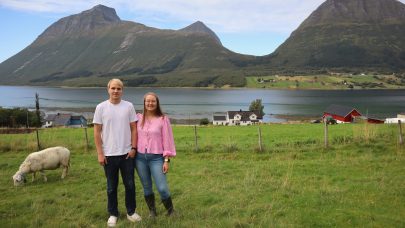 Henning og Hanne Ranheim, eiere av Ranheim gård. Foto: Sunniva Løwø